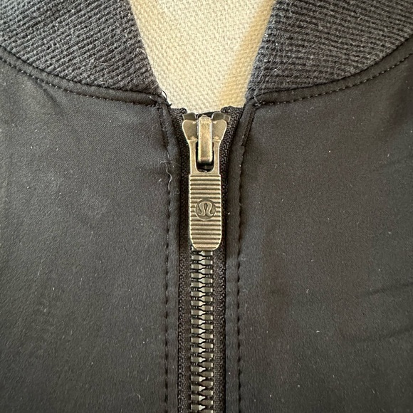Lululemon Black zip up Jacket size Large - Picture 3 of 7